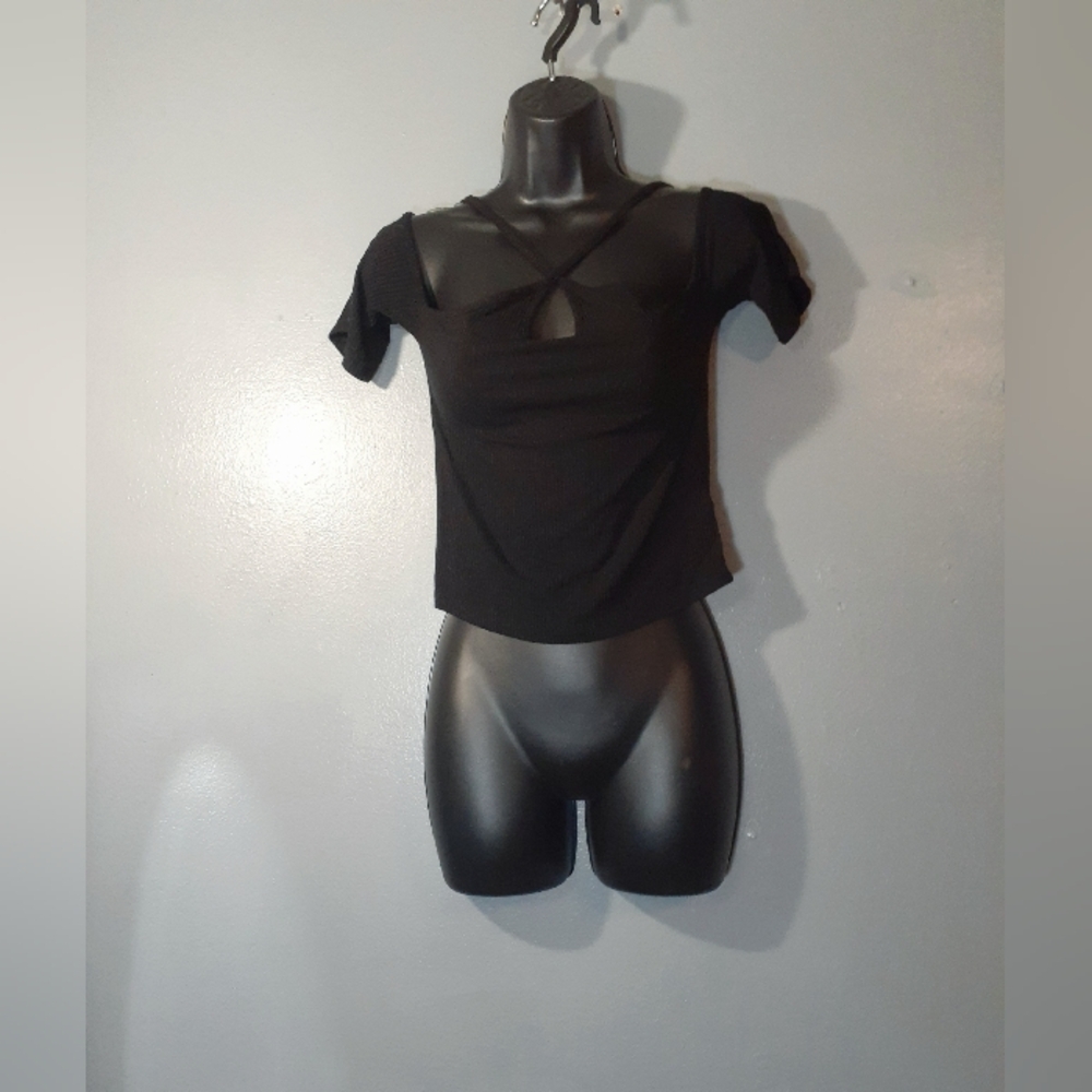 H&M black cold shoulder ribbed crop top